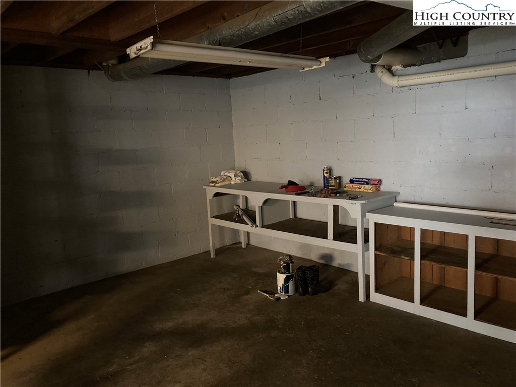 2749 Highway 421 Boone, NC 28607 - Photo 21 of 36 Gallery Image 21