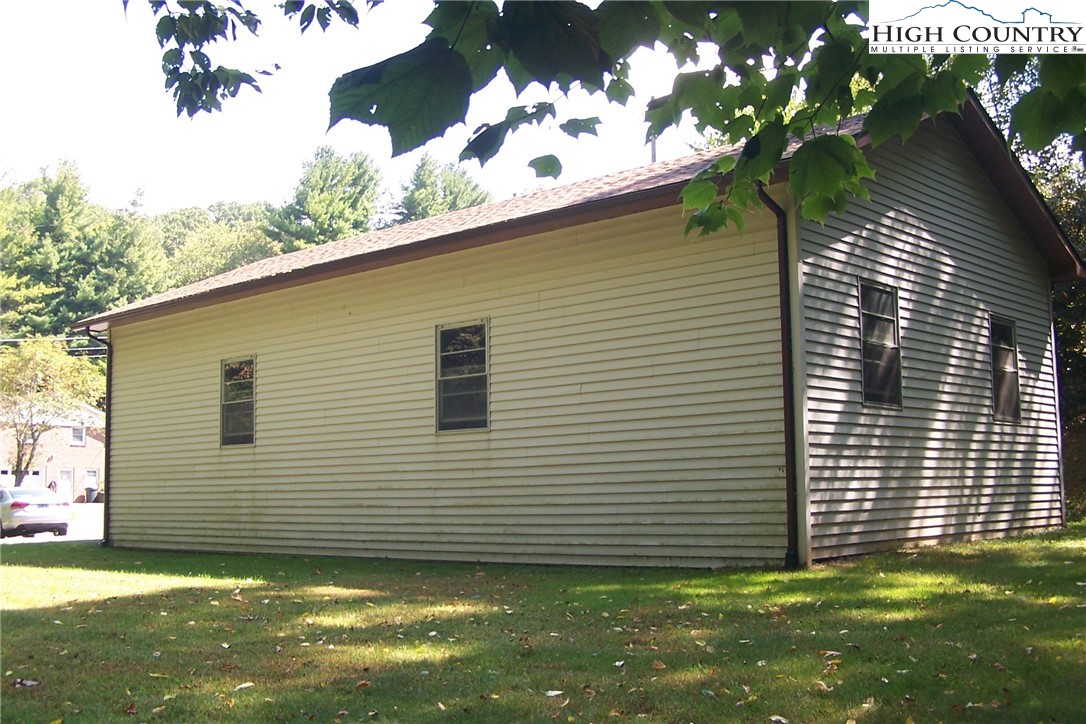 2749 Highway 421 Boone, NC 28607 - Photo 30 of 36 Gallery Image 30