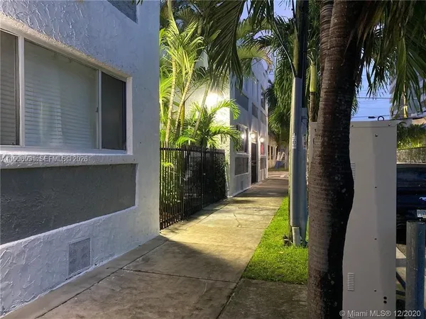 $2,100 | 109 Northwest 6th Avenue, Unit 8, Miami, FL 33128