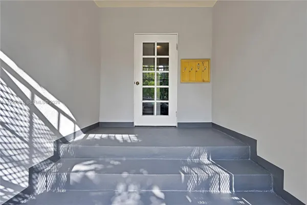 $2,100 | 109 Northwest 6th Avenue, Unit 8, Miami, FL 33128