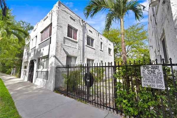 $2,100 | 109 Northwest 6th Avenue, Unit 8, Miami, FL 33128