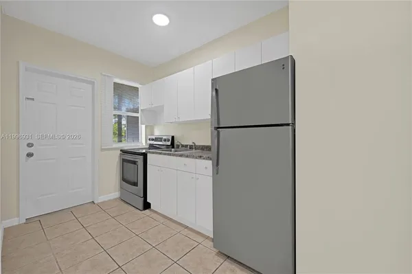 $2,100 | 109 Northwest 6th Avenue, Unit 8, Miami, FL 33128