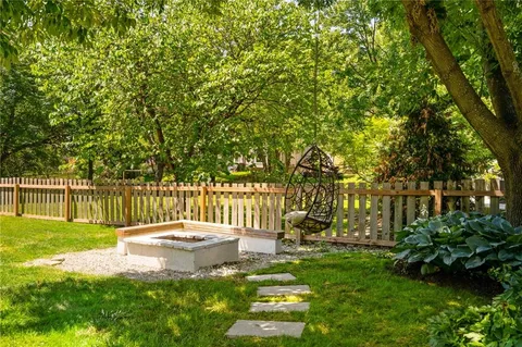 $515,000 | 11307 West 115th Street, Overland Park, KS 66210