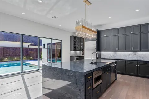 $885,000 | 1072 Winterberry Lane, Shreveport, LA 71106