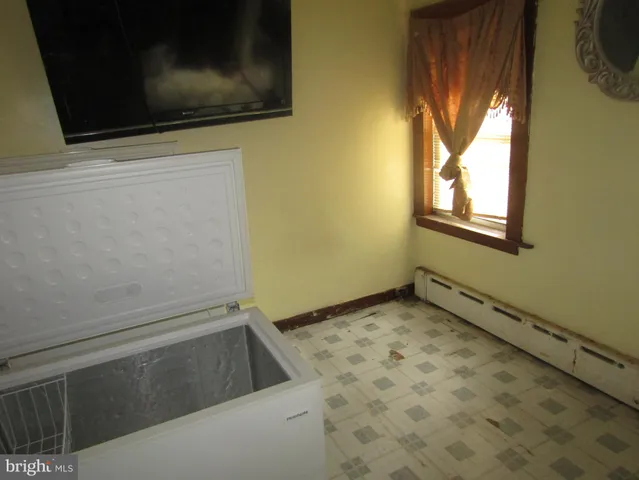 a view of a microwave oven