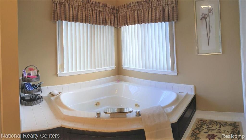 1726 Millbrook Road Canton, MI 48188 - Photo 44 of 75