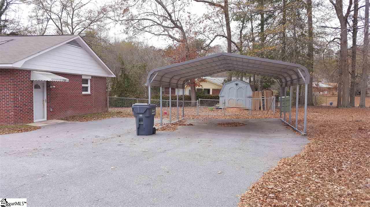 210 Meadow Road Laurens, SC 29360 - Photo 2 of 17 Gallery Image 2