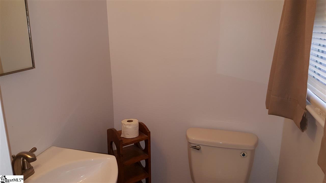 210 Meadow Road Laurens, SC 29360 - Photo 11 of 17 Gallery Image 11