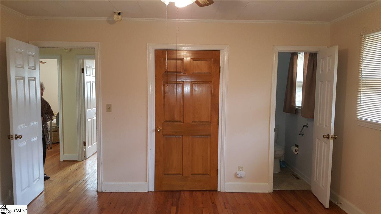 210 Meadow Road Laurens, SC 29360 - Photo 13 of 17 Gallery Image 13