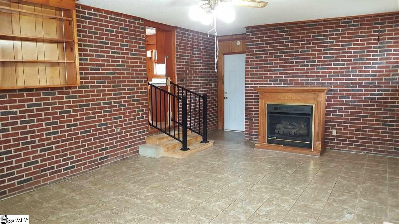 210 Meadow Road Laurens, SC 29360 - Photo 6 of 17 Gallery Image 6