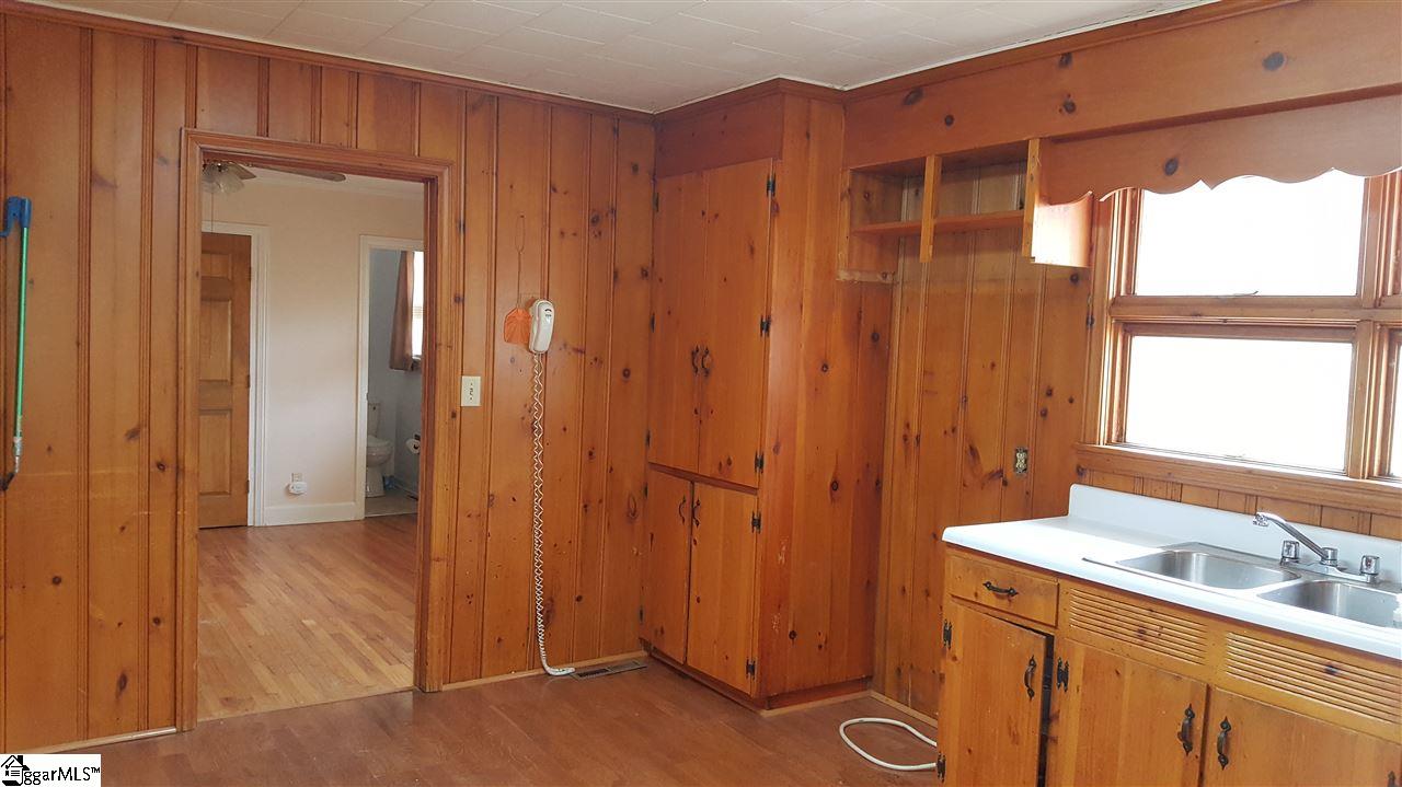 210 Meadow Road Laurens, SC 29360 - Photo 7 of 17 Gallery Image 7