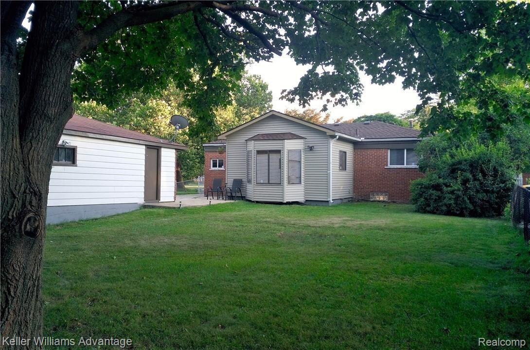22928 Tuck Road Farmington, MI 48336 - Photo 23 of 24 23.jpg