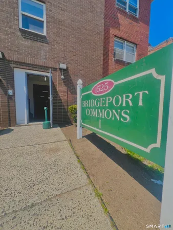 $1,550 | 1525 Central Avenue, Unit C6, Bridgeport, CT 06610