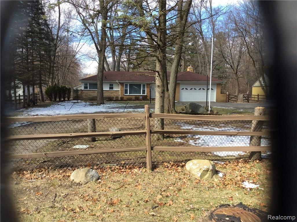 25281 Code Road Southfield, MI 48033 - Photo 4 of 53 IMG_0146.JPG