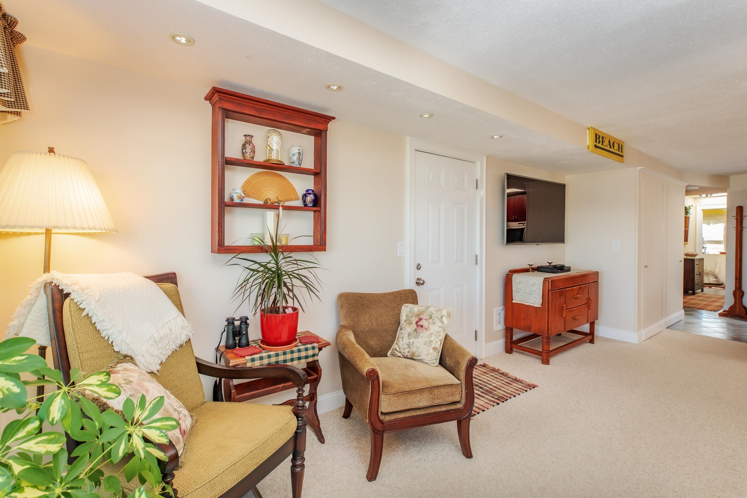 591 Ocean Boulevard, Unit 6 Hampton, NH 03842 - Photo 4 of 33