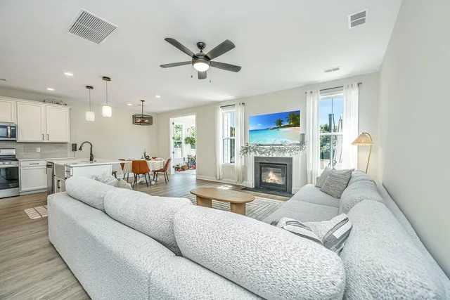 $3,200 | 411 Grove End Road, Moncks Corner, SC 29461