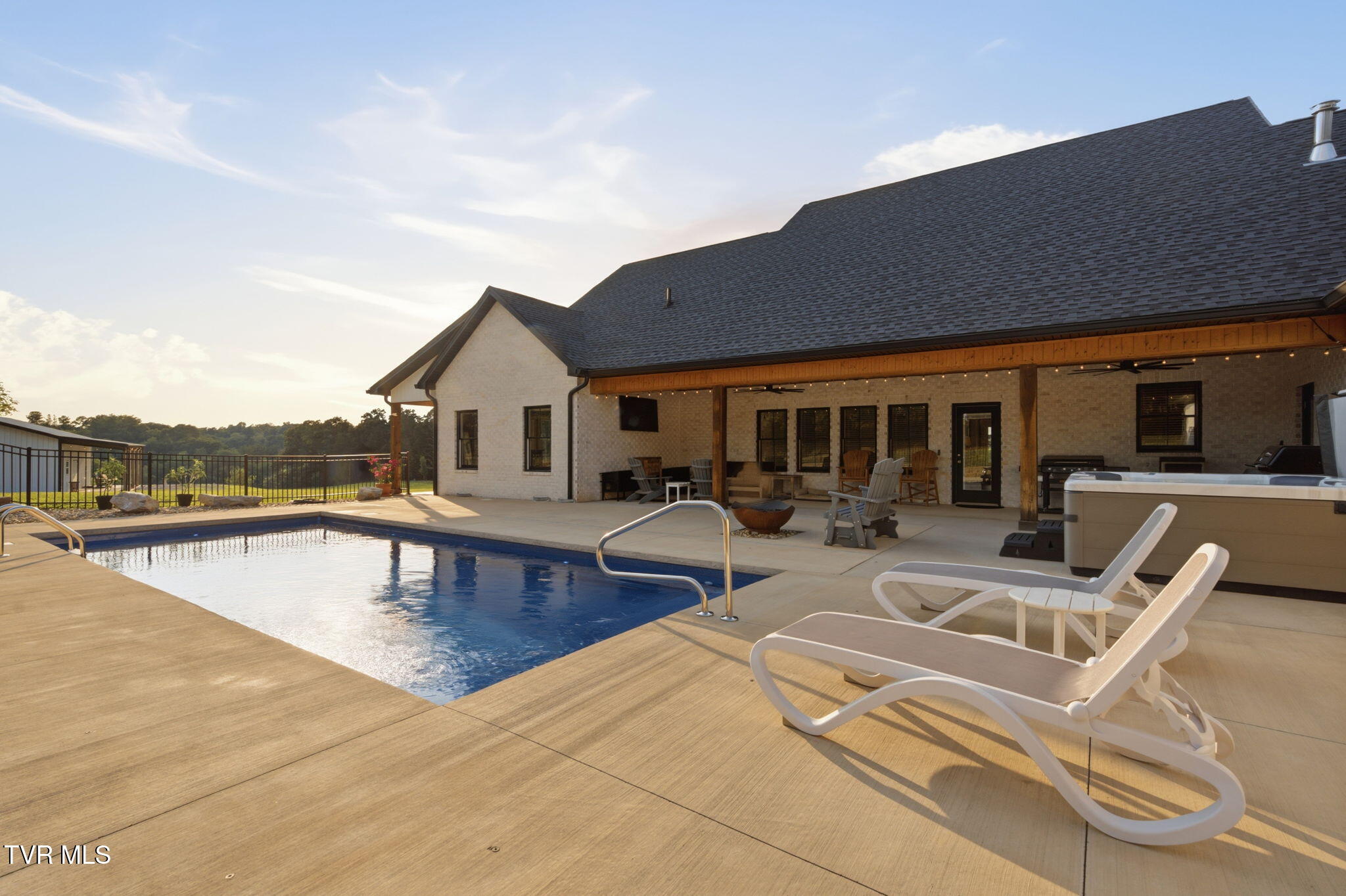 141 Kitzmiller Road Gray, TN 37615 - Photo 17 of 100 56-web-or-mls-058_DSC09365