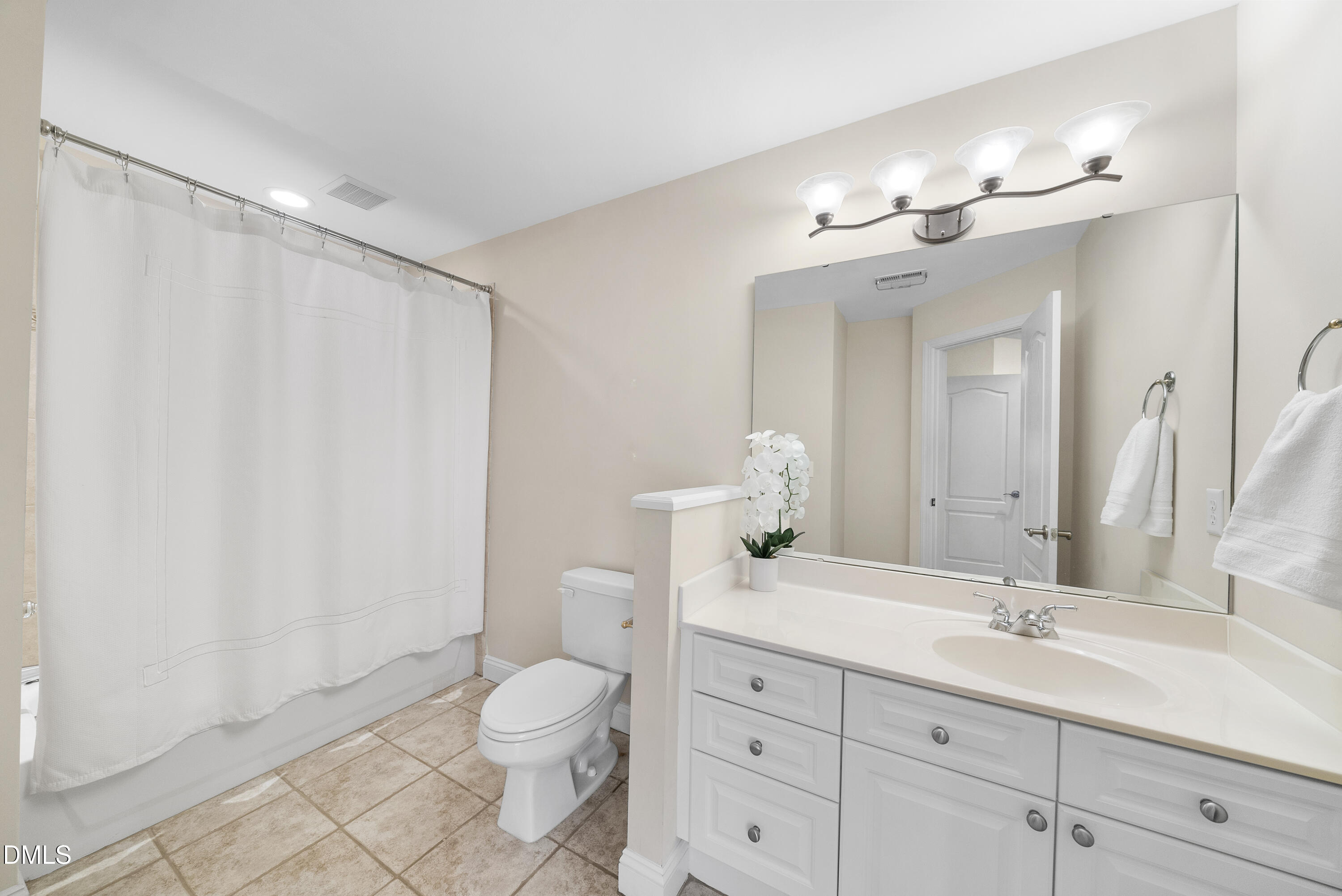 8110 Lloyd Allyns Way Raleigh, NC 27615 - Photo 35 of 66 DSC07285