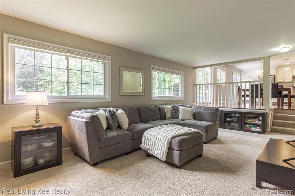 2260 North Fairview Lane Rochester Hills, MI 48306 - Photo 13 of 38