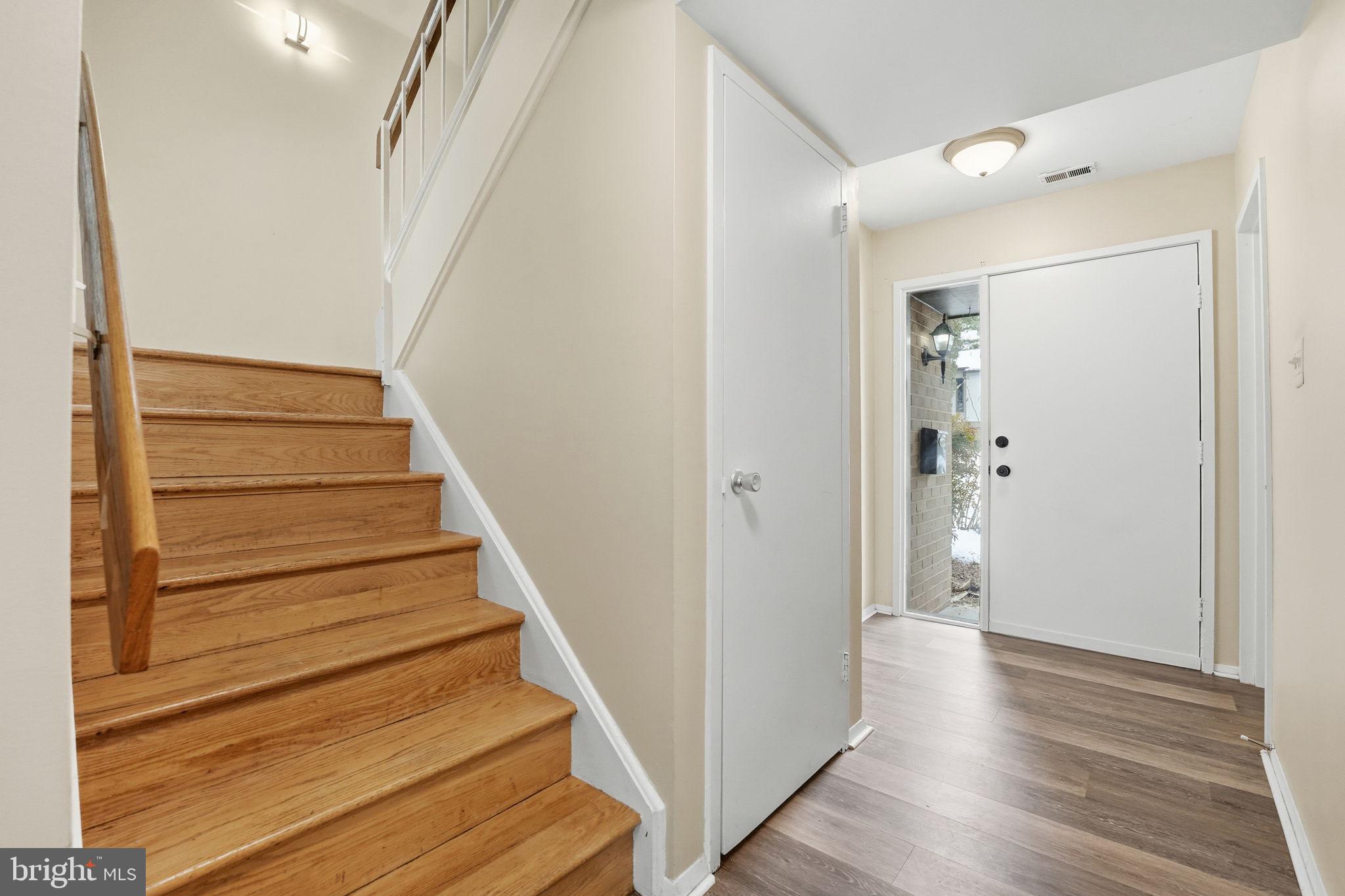 1735 Ivy Oak Square, Unit 7 Reston, VA 20190 - Photo 14 of 37 Foyer