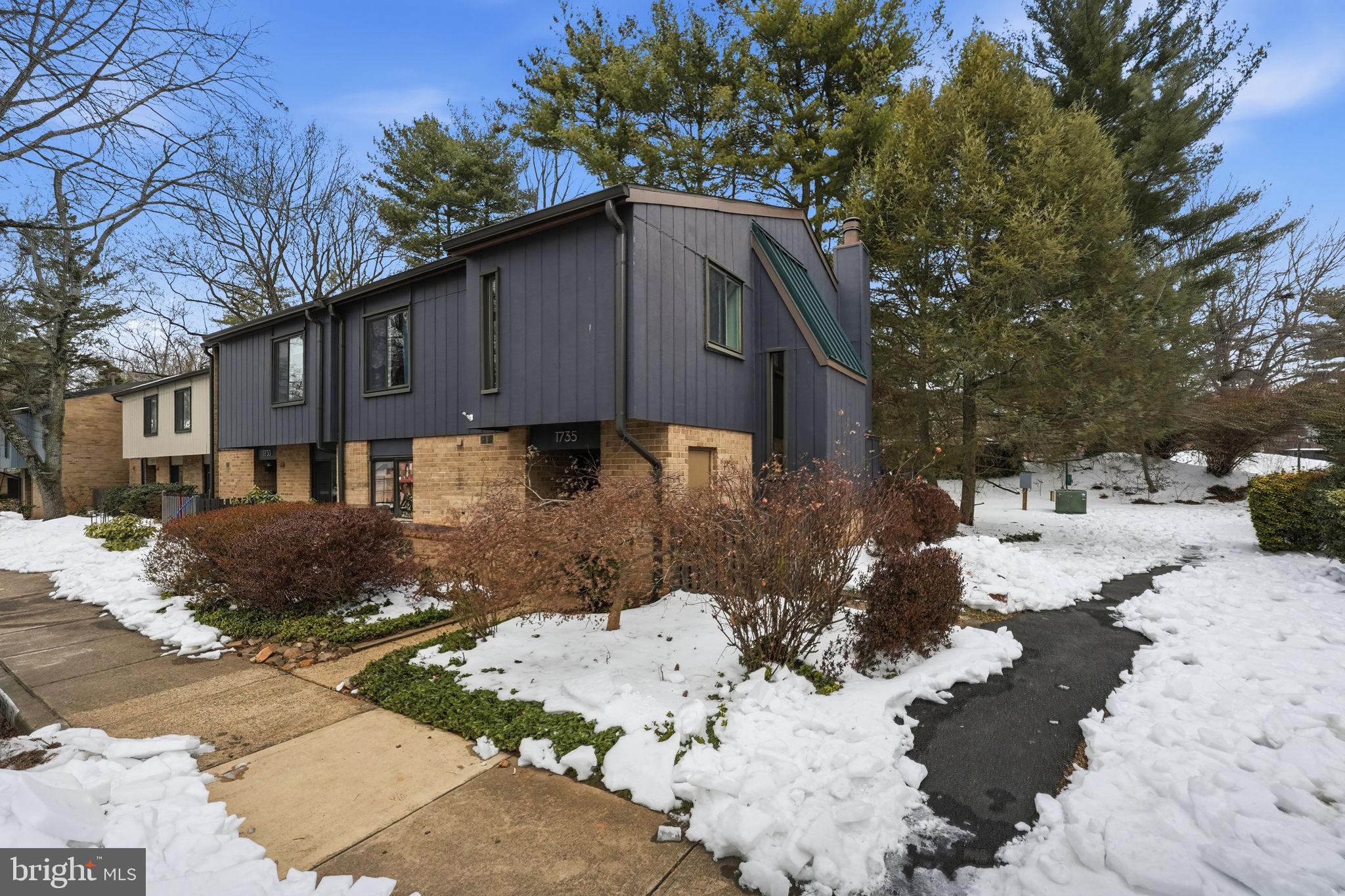 1735 Ivy Oak Square, Unit 7 Reston, VA 20190 - Photo 2 of 37 End Unit