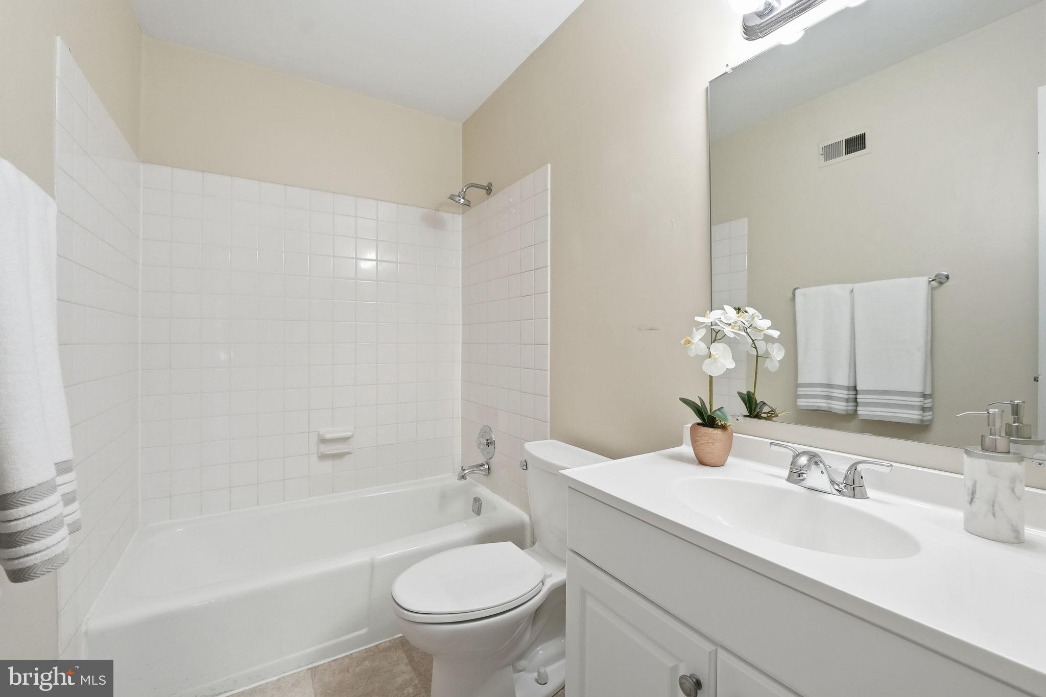 1735 Ivy Oak Square, Unit 7 Reston, VA 20190 - Photo 27 of 37 Hall Bath