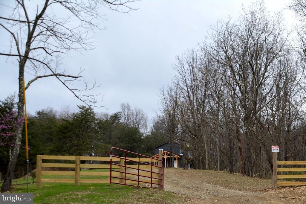 495 Mesner Road Berkeley Springs, WV 25411 - Photo 5 of 21
