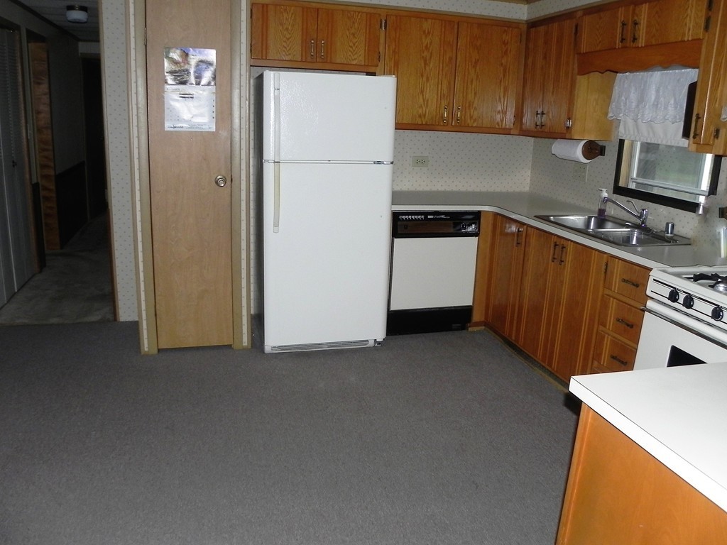 69 Longboat Road Wareham, MA 02576 - Photo 12 of 18 Gallery Image 12