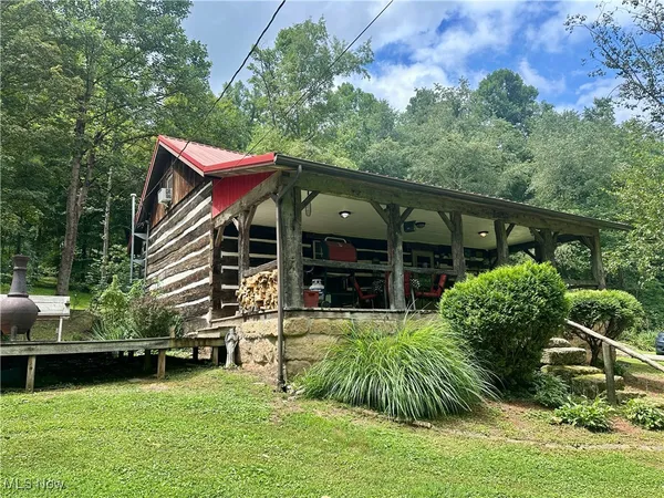 $799,900 | 325 North Fork Road, New Matamoras, OH 45767