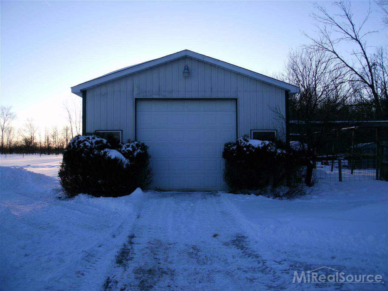 4365 Cade Road Capac, MI 48014 - Photo 18 of 30 31225473-17.JPG