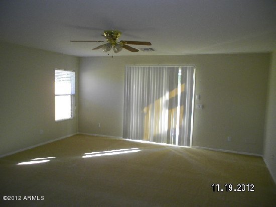 6613 West Riva Road Phoenix, AZ 85043 - Photo 2 of 13 1012391LRfloor