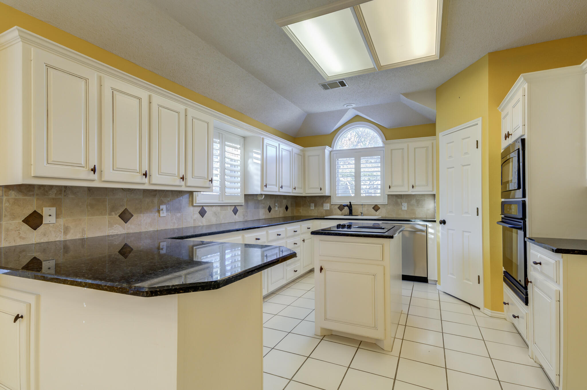 5917 85th Street Lubbock, TX 79424 - Photo 23 of 57 DSC04599_600_601_602_603