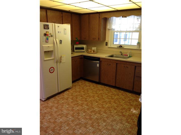 603 Boundary Road Pitman, NJ 08071 - Photo 5 of 16 Kitchen
