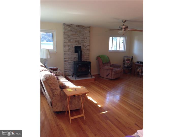 603 Boundary Road Pitman, NJ 08071 - Photo 7 of 16 Living Room