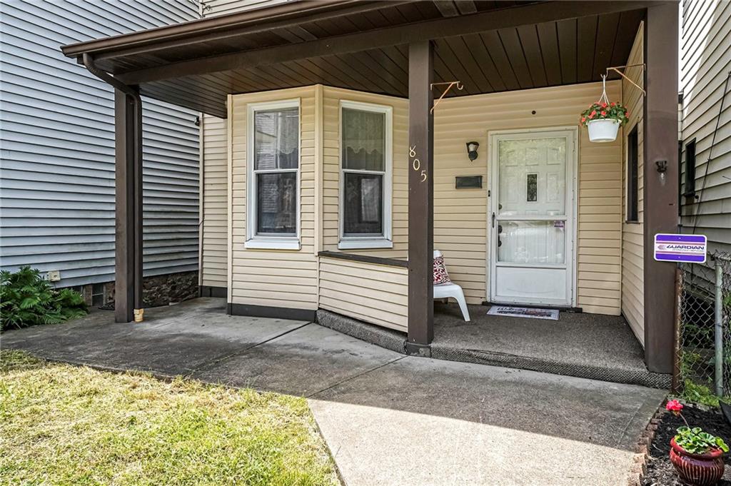 805 Frank Street McKees Rocks, PA 15136 - Photo 2 of 25