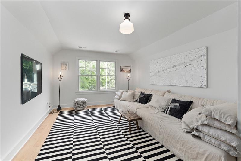 7600 Barnes Road Palmetto, GA 30268 - Photo 33 of 37 a bedroom with double bed and a window