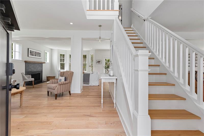 7600 Barnes Road Palmetto, GA 30268 - Photo 6 of 37 a view of entryway and hall with wooden floor