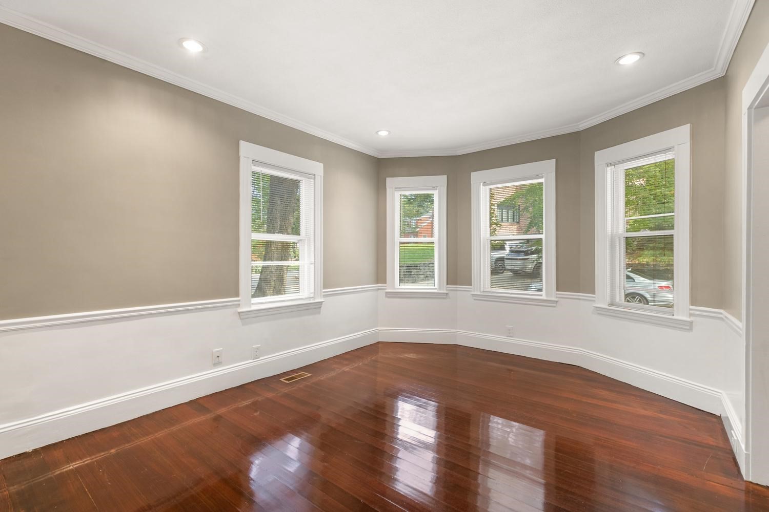 51 Wolcott Road, Unit 1 Brookline, MA 02467 - Photo 4 of 30 Gallery Image 4