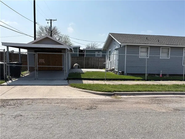 $1,300 | 202 Havana Street, Corpus Christi, TX 78405