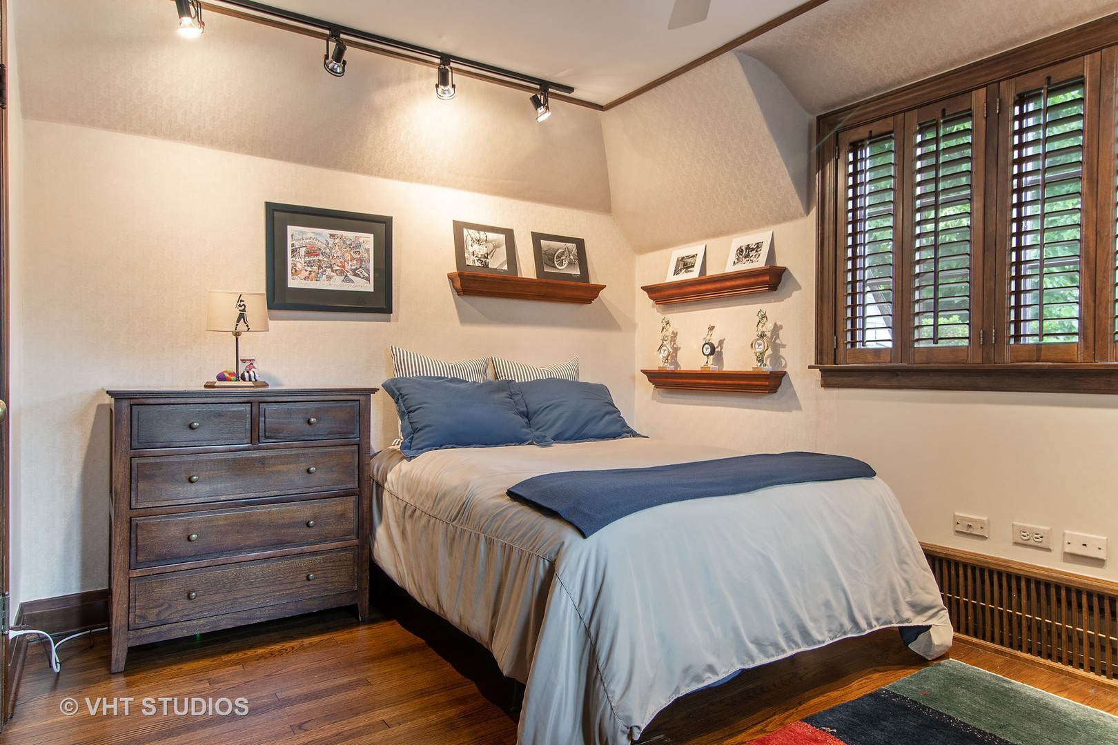1041 Locust Road Wilmette, IL 60091 - Photo 13 of 31