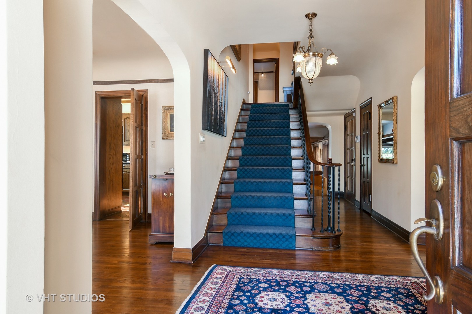 1041 Locust Road Wilmette, IL 60091 - Photo 3 of 31