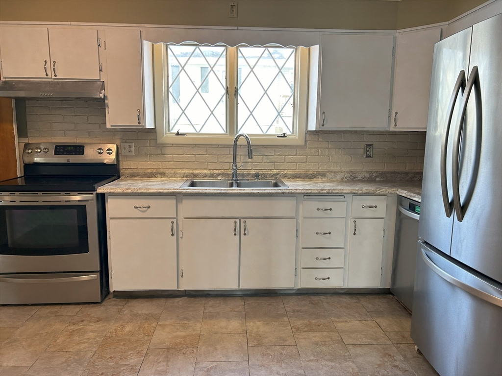 38 Sunset Road Gardner, MA 01440 - Photo 3 of 19 Gallery Image 3