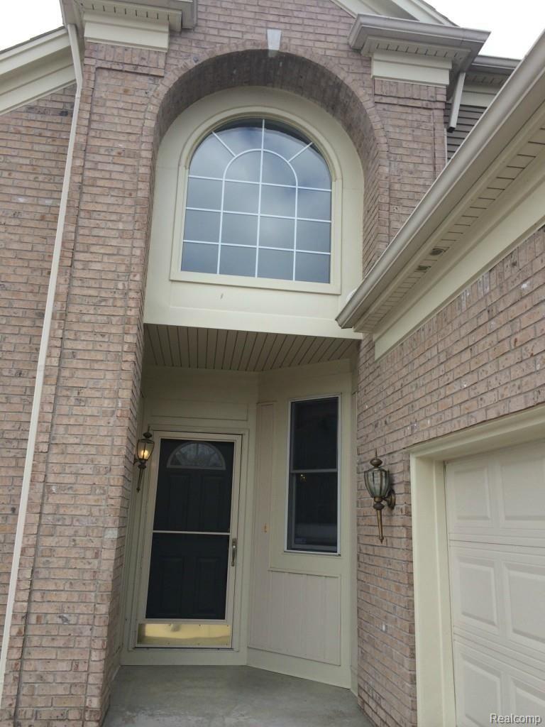 1640 Boulder Court, Unit 65 Rochester, MI 48306 - Photo 31 of 31 Entryway.jpg