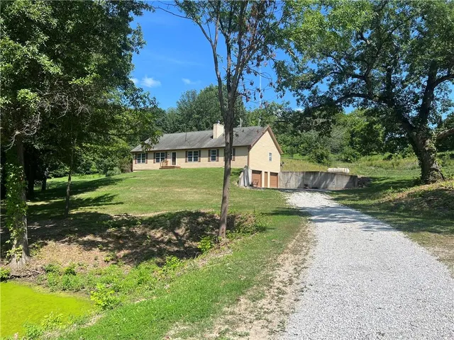 $485,000 | 36987 West 63rd Street, Camden, MO 64017