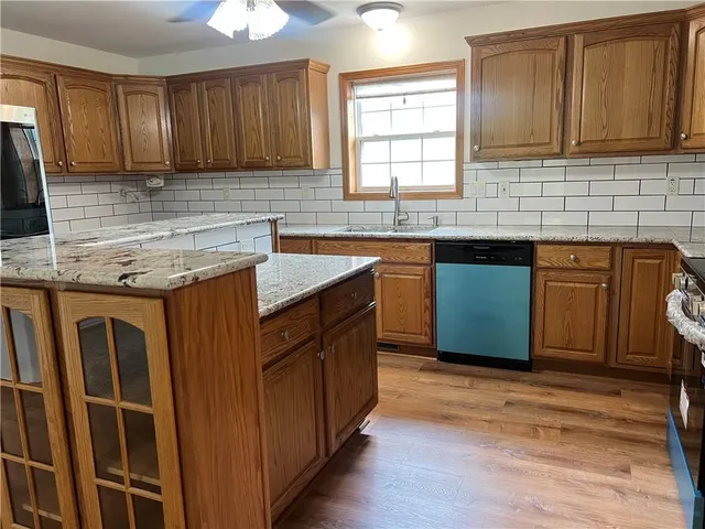 $485,000 | 36987 West 63rd Street, Camden, MO 64017