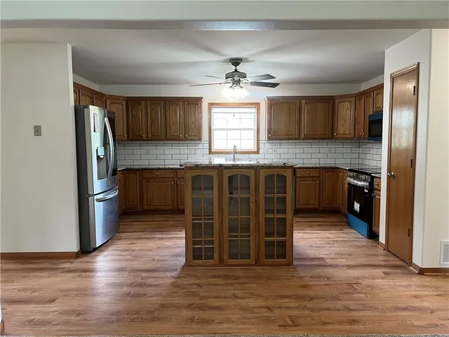 $485,000 | 36987 West 63rd Street, Camden, MO 64017