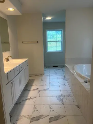 $485,000 | 36987 West 63rd Street, Camden, MO 64017