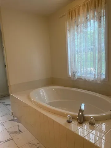 $485,000 | 36987 West 63rd Street, Camden, MO 64017