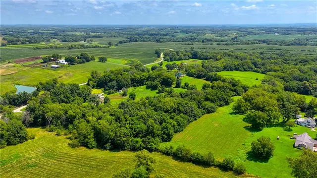 $485,000 | 36987 West 63rd Street, Camden, MO 64017