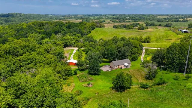 $485,000 | 36987 West 63rd Street, Camden, MO 64017